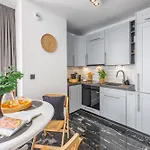 Emihouse Riverside Premium - Free Parking, Center Apartment Rzeszow