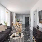 Emihouse Riverside Premium - Free Parking, Center Apartment Rzeszow