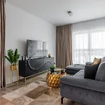 Emihouse Riverside Premium - Free Parking, Center Apartment
