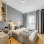 Emihouse Riverside Premium - Free Parking, Center Apartment Rzeszow