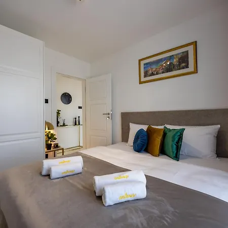 Emihouse Riverside Premium - Free Parking, Center *