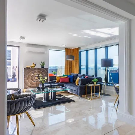 Emihouse Riverside Premium - Free Parking, Center Apartment