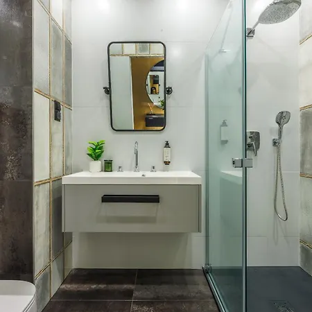Emihouse Riverside Premium - Free Parking, Center Apartment Rzeszow