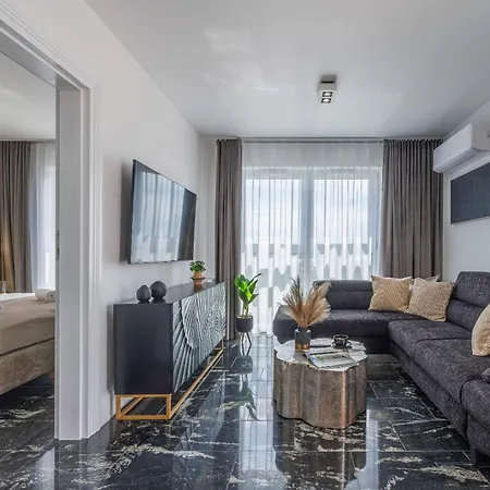 Daire Emihouse Riverside Premium - Free Parking, Center