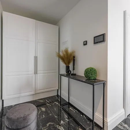 Emihouse Riverside Premium - Free Parking, Center Daire