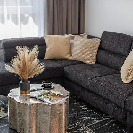 Emihouse Riverside Premium - Free Parking, Center Apartment *