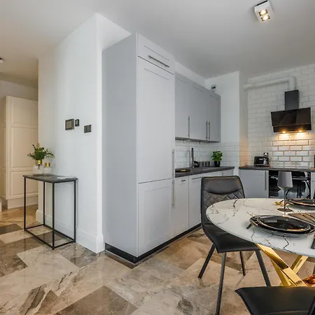 Emihouse Riverside Premium - Free Parking, Center