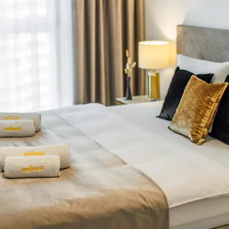 Emihouse Riverside Premium & Free Parking Apartment *