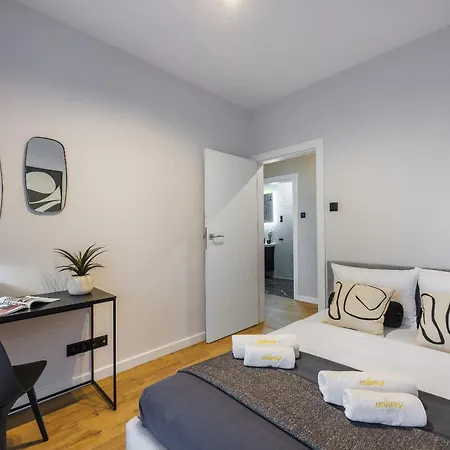 Emihouse Riverside Premium - Free Parking, Center