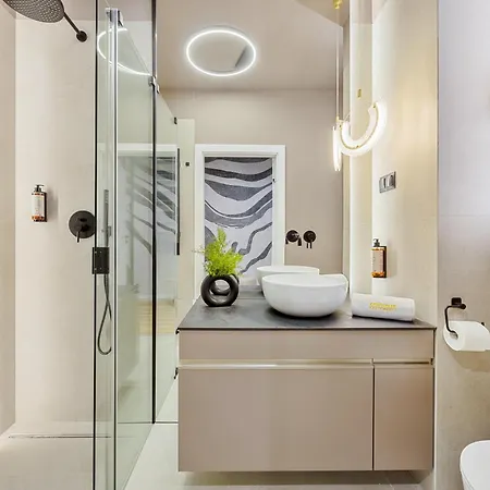 Emihouse Riverside Premium - Free Parking, Center