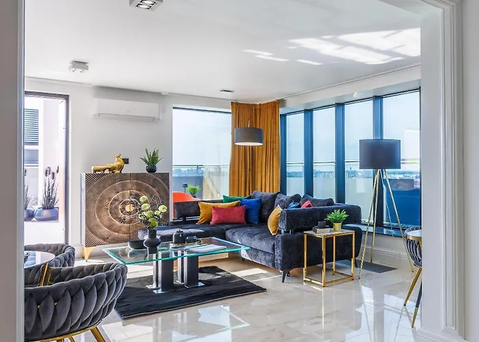 Emihouse Riverside Premium - Free Parking, Center Apartment