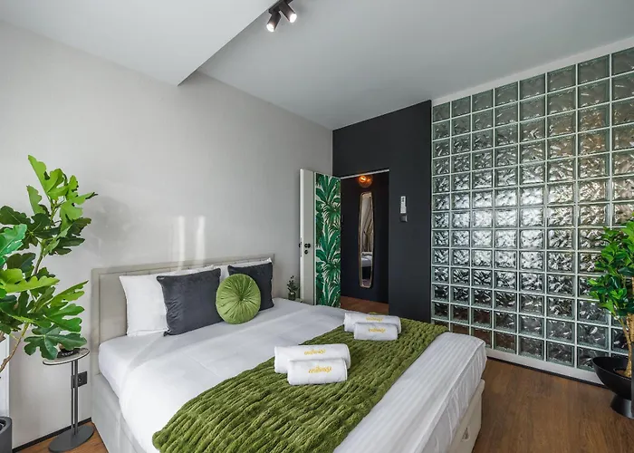 Emihouse Riverside Premium - Free Parking, Center Apartment