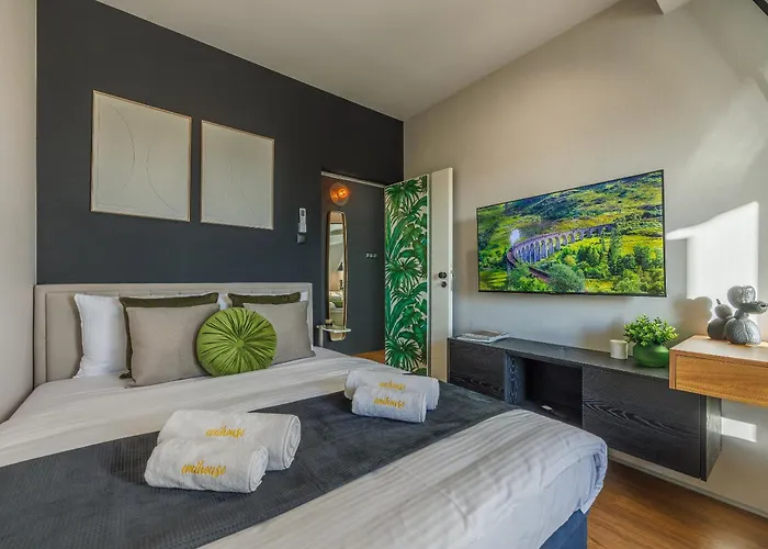 Emihouse Riverside Premium - Free Parking, Center Apartment