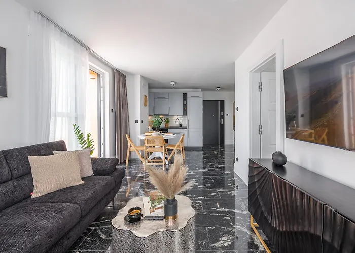 Emihouse Riverside Premium - Free Parking, Center Apartment Rzeszow