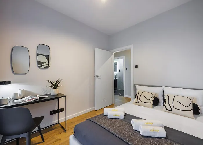 Emihouse Riverside Premium - Free Parking, Center