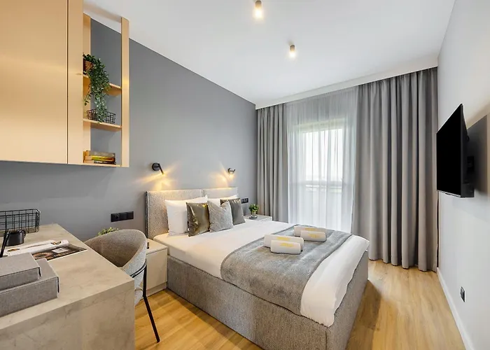 Emihouse Riverside Premium - Free Parking, Center Apartment Rzeszow